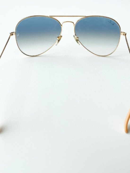 Ray-Ban RB3025 Aviator Sunglasses Arista Gold Light Blue Gradient 55mm w/ Case main image 4